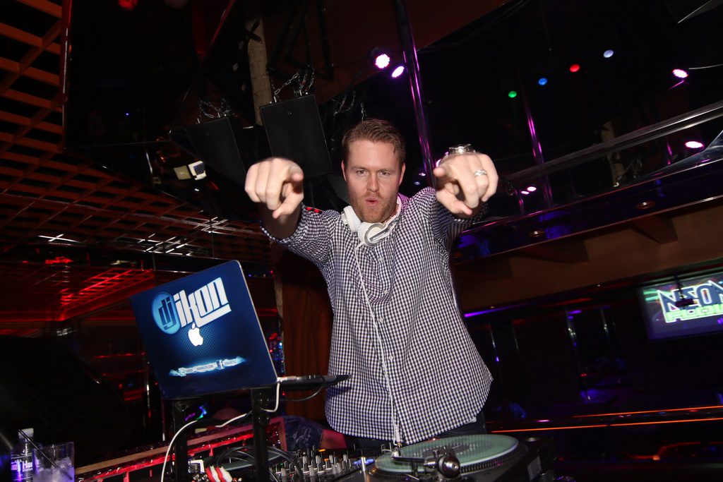 DJ IKON Dropping Beats