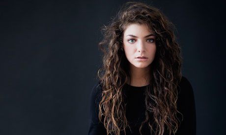 Lorde Performs at Boulevard Pool inside The Cosmopolitan