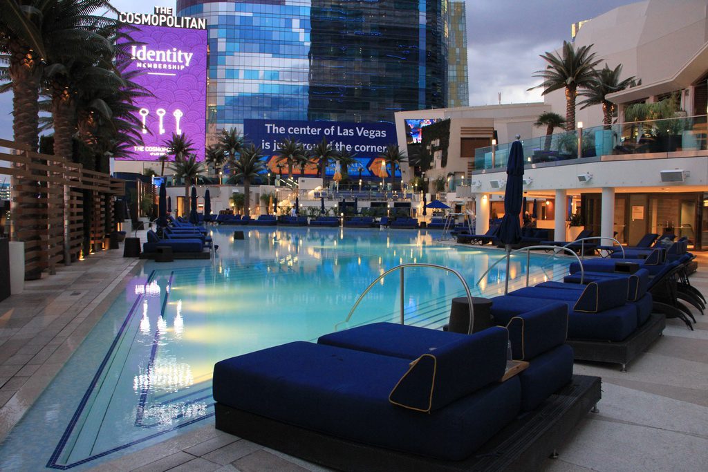 The Pool District At The Cosmopolitan Of Las Vegas Travelivery Las Vegas