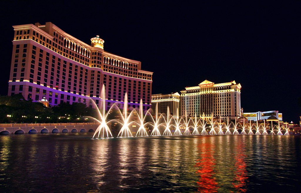 Bellagio Fountains - Free Las Vegas Attractions