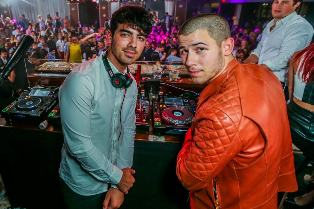 Joe Jonas Delivers Booming DJ Set at Hyde Bellagio