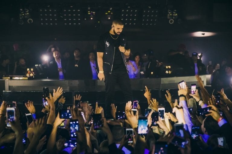5 Epic Photos of Drake at Hakkasan – Billboard Music Awards