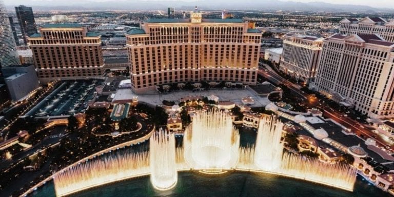 29 Great Songs Play at the Fountains of Bellagio Las Vegas