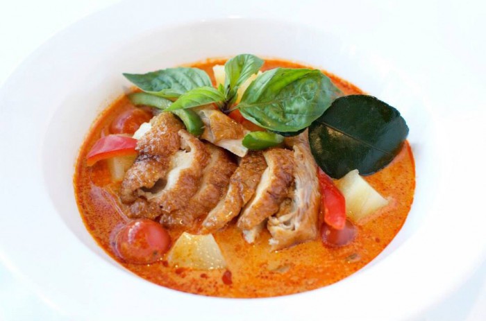 Table-Thai-Bar-Bistro-Duck-Curry