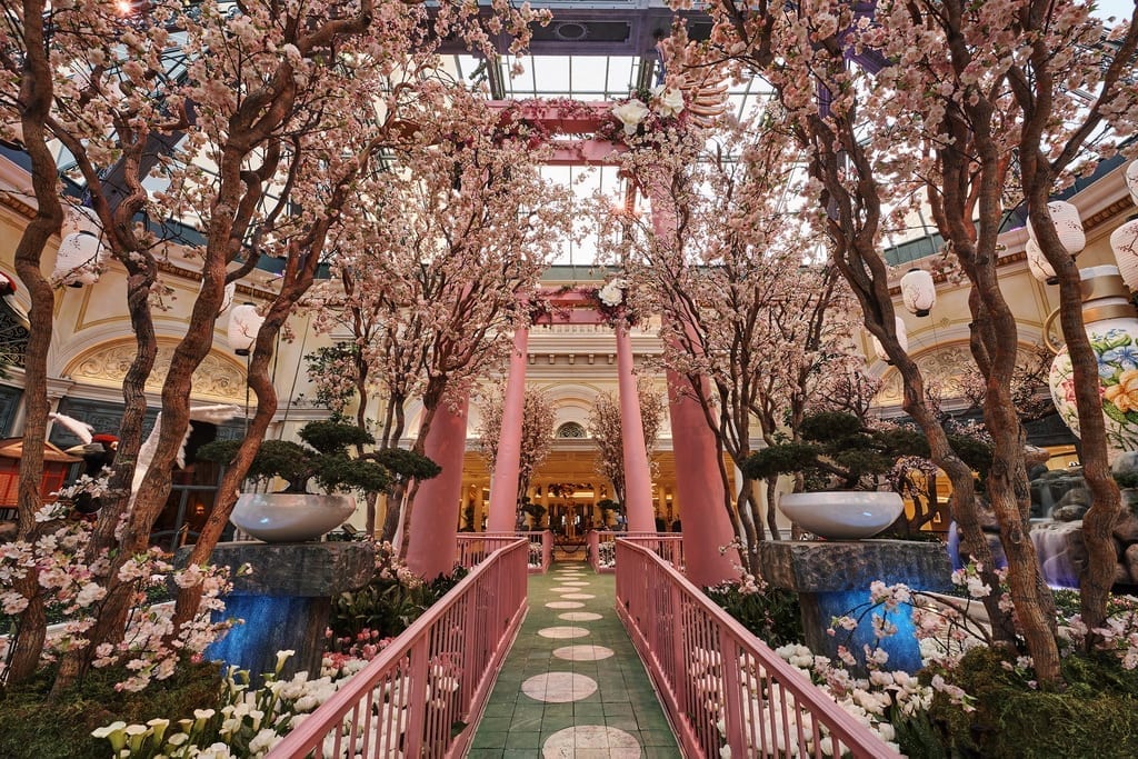 Bellagio's Conservatory & Botanical Gardens Celebrates Japan