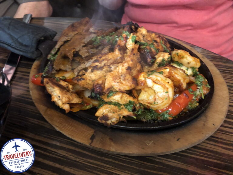 Chicken Steak Shrimp Combo Fajita Platter 1 768x576