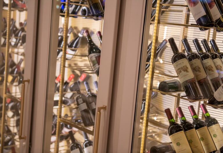 Bugsy Meyers Steakhouse 11 768x528