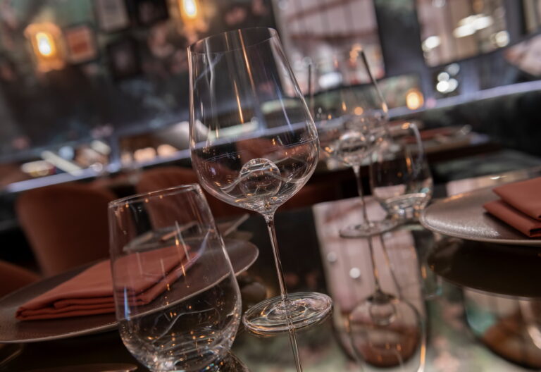 Bugsy Meyers Steakhouse 16 768x528