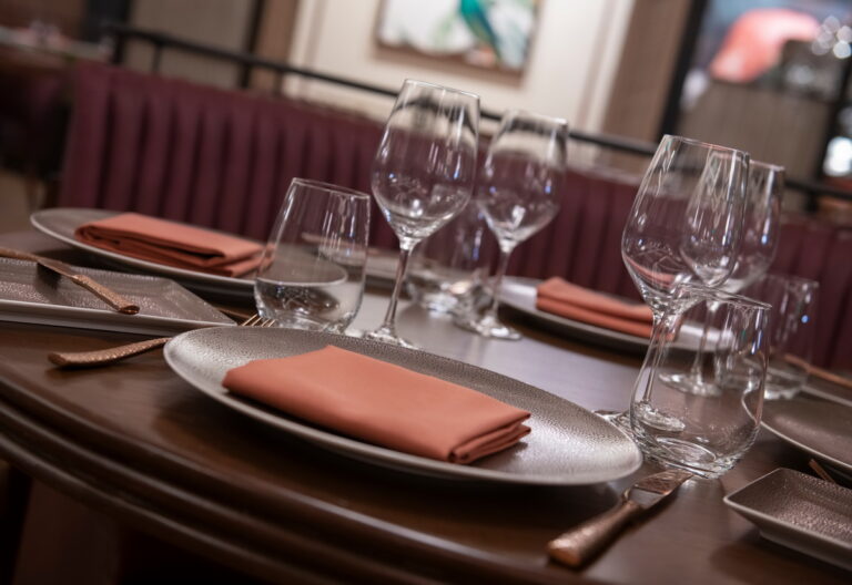 Bugsy Meyers Steakhouse 7 768x528