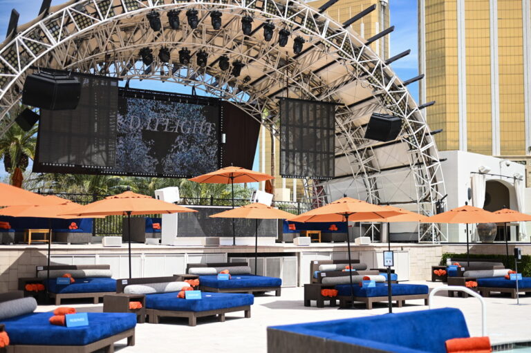 Daylight Beach at Mandalay Bay Resort 07 1 768x511