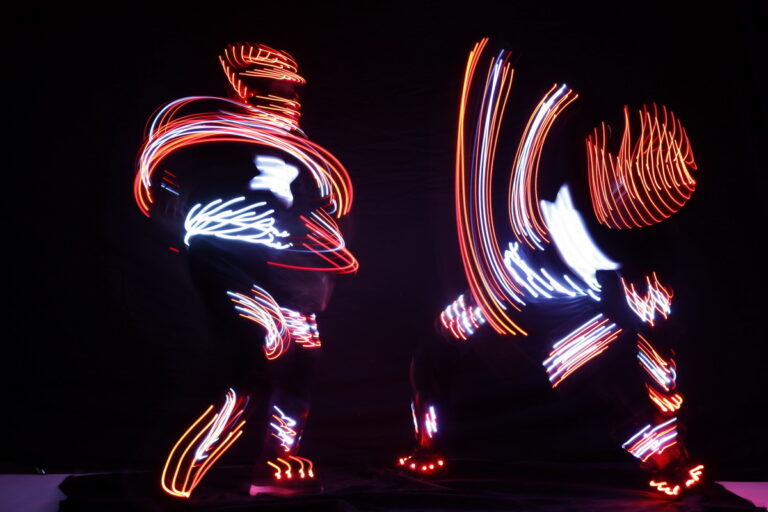 iLuminate Show Photo 3 768x512