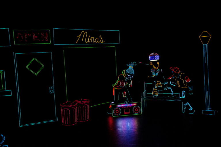 iLuminate Show Photo 5 768x513