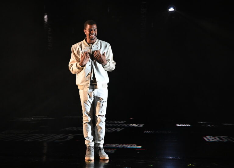 Brandon Leake Performs in Americas Got Talent Las Vegas LIVE at Luxor Las Vegas Now Open 768x552