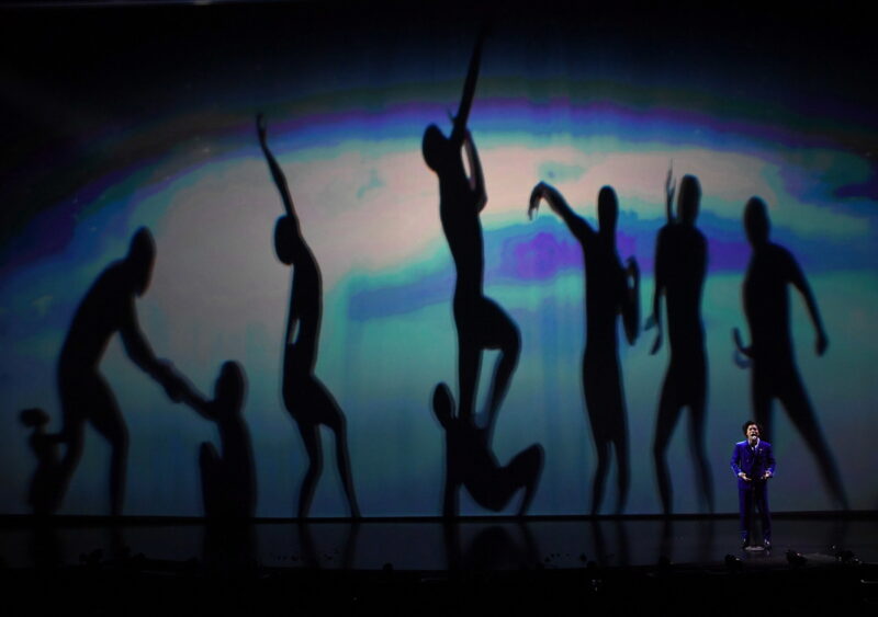 Jimmie Herrod Performs with The Silhouettes in Americas Got Talent Las Vegas LIVE at Luxor Las Vegas Now Open 800x563