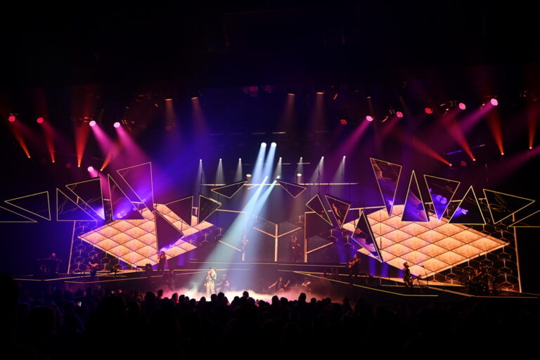 CU Drinking Alone 768x512