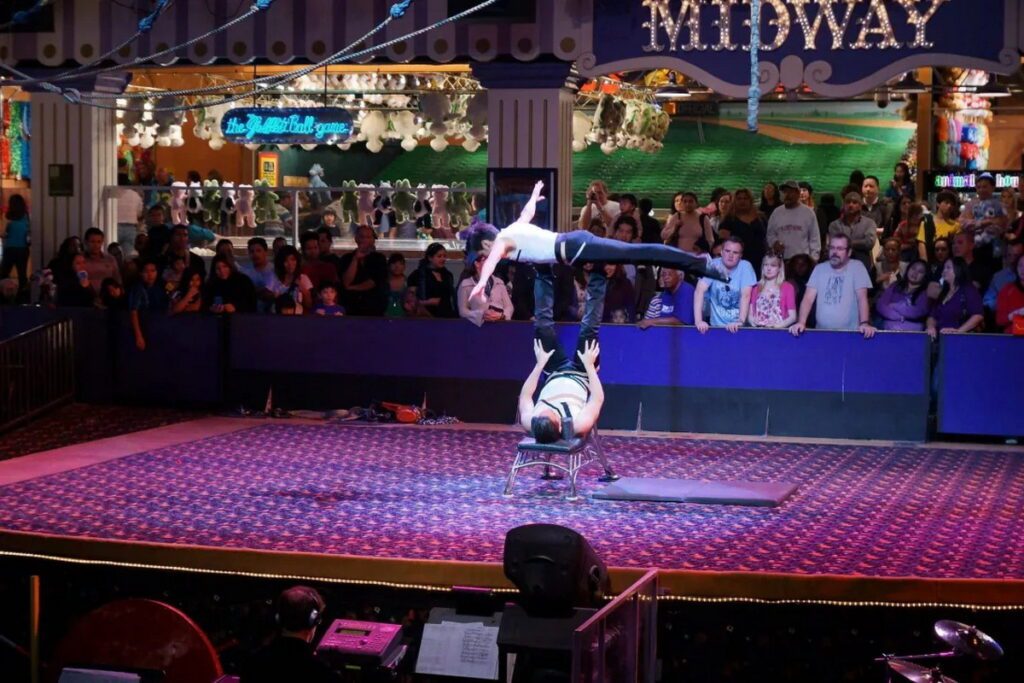 Circus Acts at Circus Circus