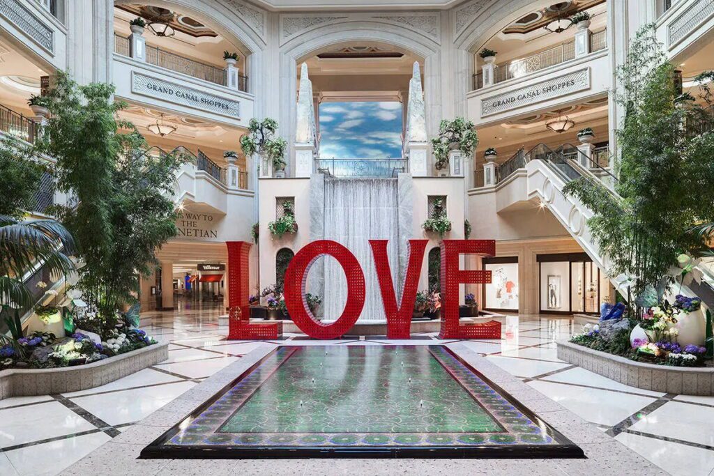LOVE Sculpture at The Venetian