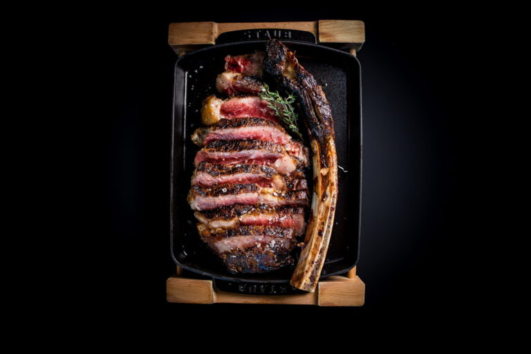 21 Day Dry Aged Tomahawk 1 768x512