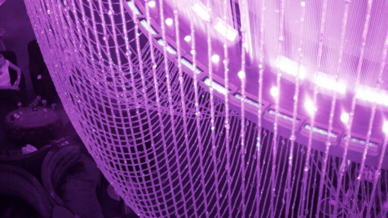 Chandelier 6400x3600 768x432