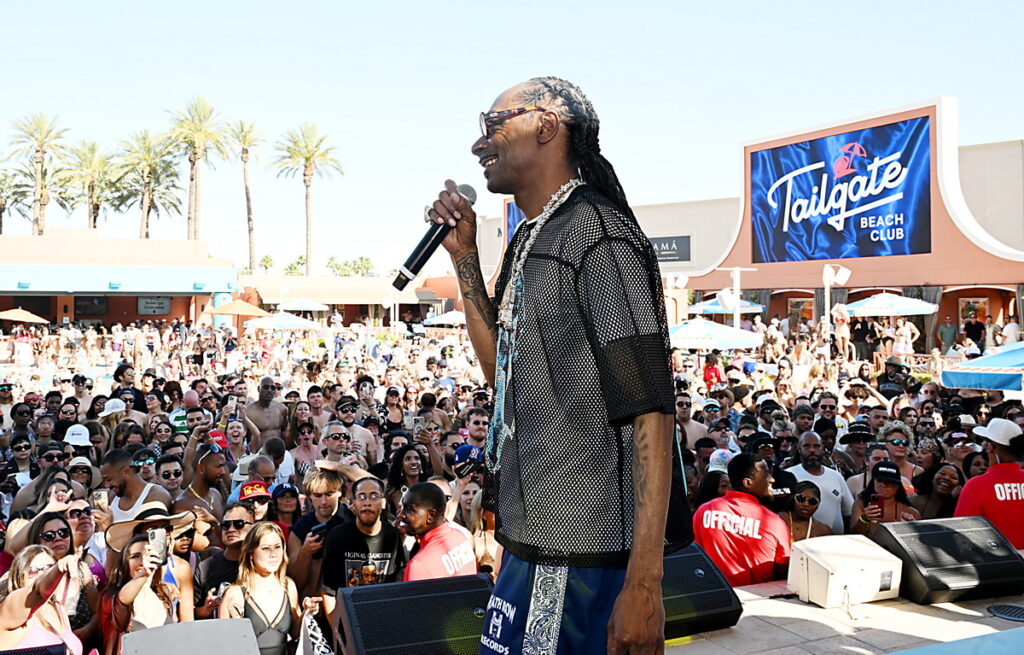 Tailgate Beach Club Snoop Dogg Performance Photos at Grand Opening