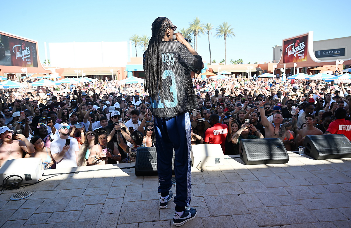 Tailgate Beach Club Snoop Dogg Performance Photos at Grand Opening