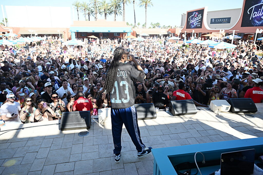 Tailgate Beach Club Snoop Dogg Performance Photos at Grand Opening