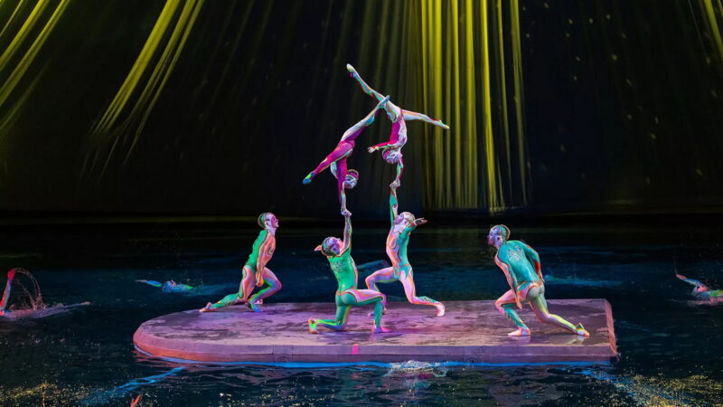 O by Cirque du Soleil
